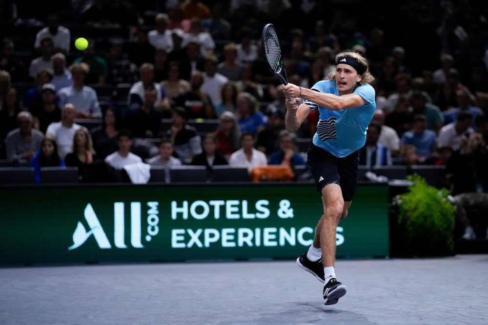 西班牙网球队爆冷英国网球队,兹维列夫制霸全场的简单介绍 西班牙网球队爆冷英国网球队,兹维列夫制霸全场的简单介绍