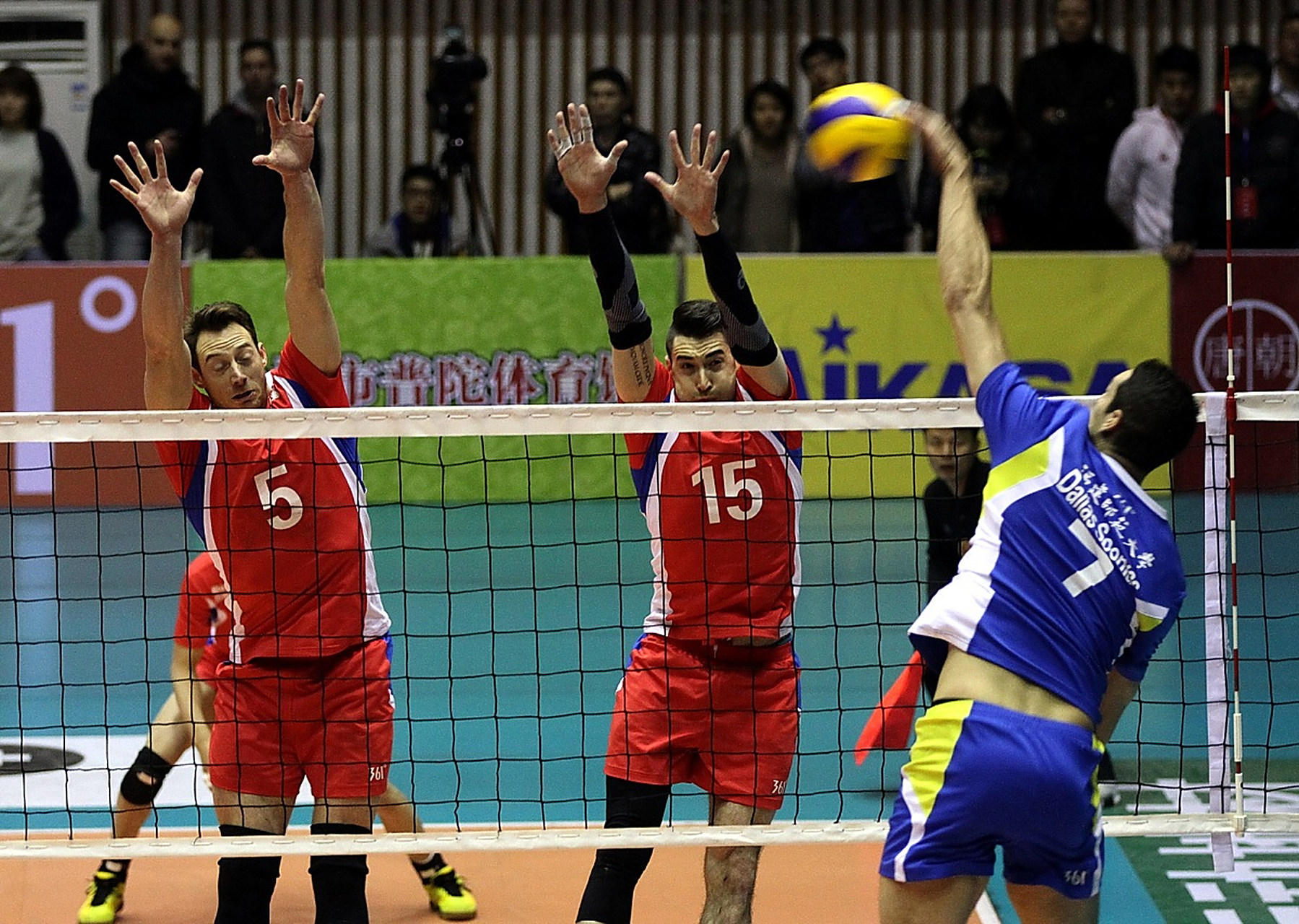 亚洲大赛中球员奉献出色表现 亚洲大赛中球员奉献出色表现