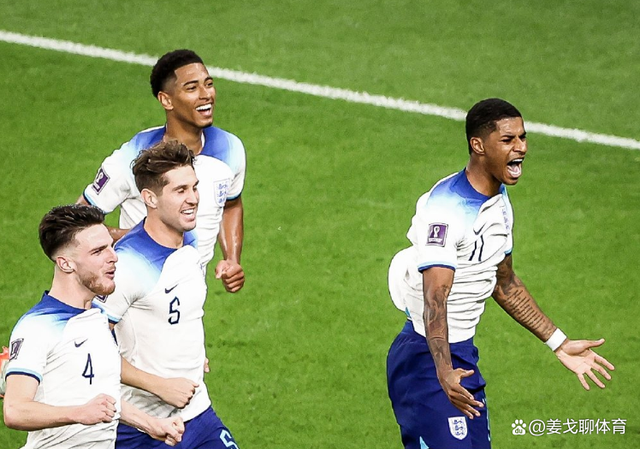 关于塞内加尔轻取意大利，本泽马三分雨点燃全场的信息