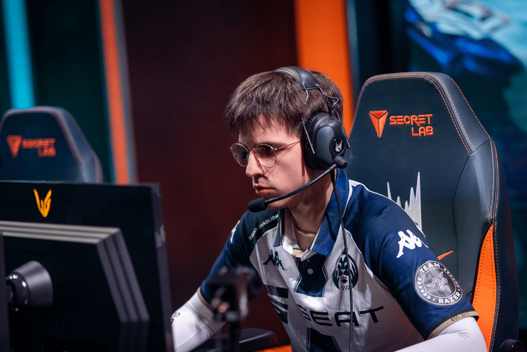 包含MAD绝杀TeamWE，Zeus打破历史纪录的词条