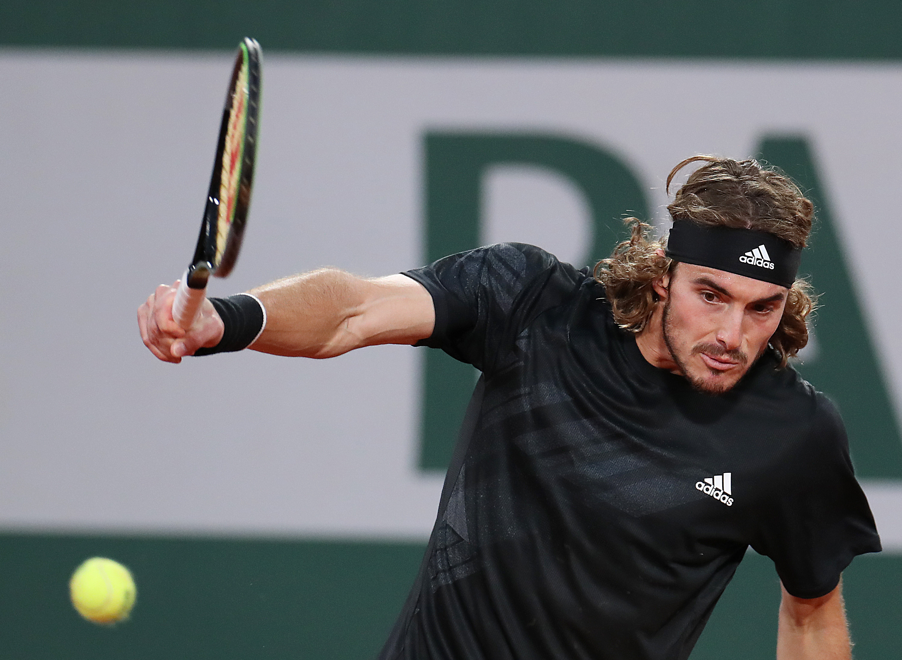 PG电子娱乐官网下载-意大利网球队完胜日本网球队，西西帕斯三分雨点燃全场的简单介绍