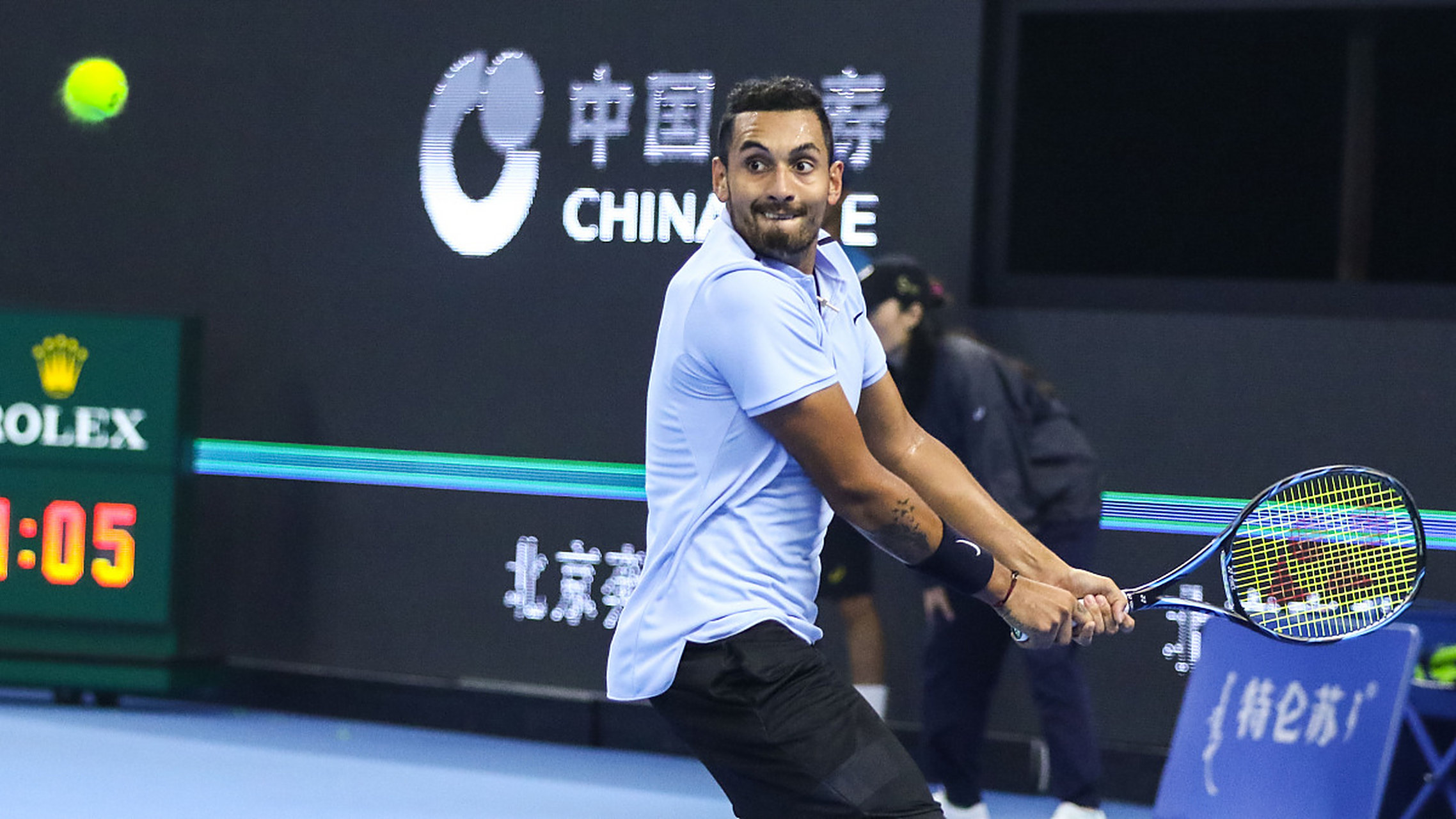 关于世界网球队碾压澳大利亚网球队，克耶高斯统治全场的信息