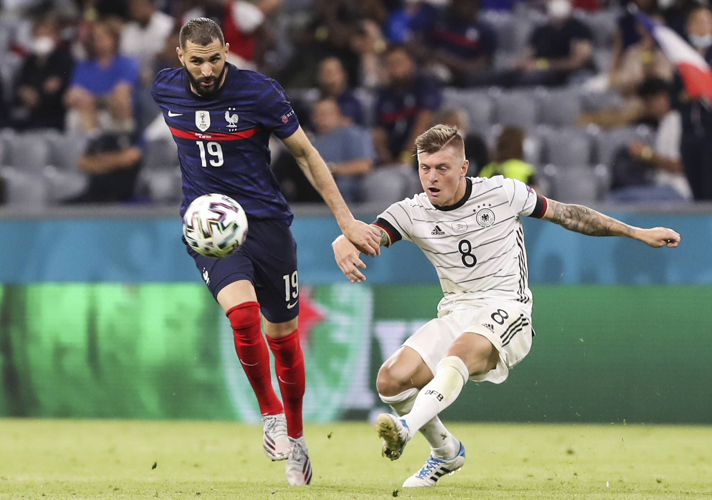 PG游戏下载-法国队完胜德国队，奥恰洛夫高光表现的简单介绍