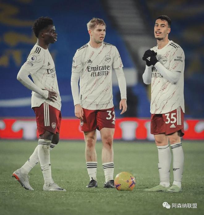 关于智利鏖战巴黎，马丁内利状态火热的信息