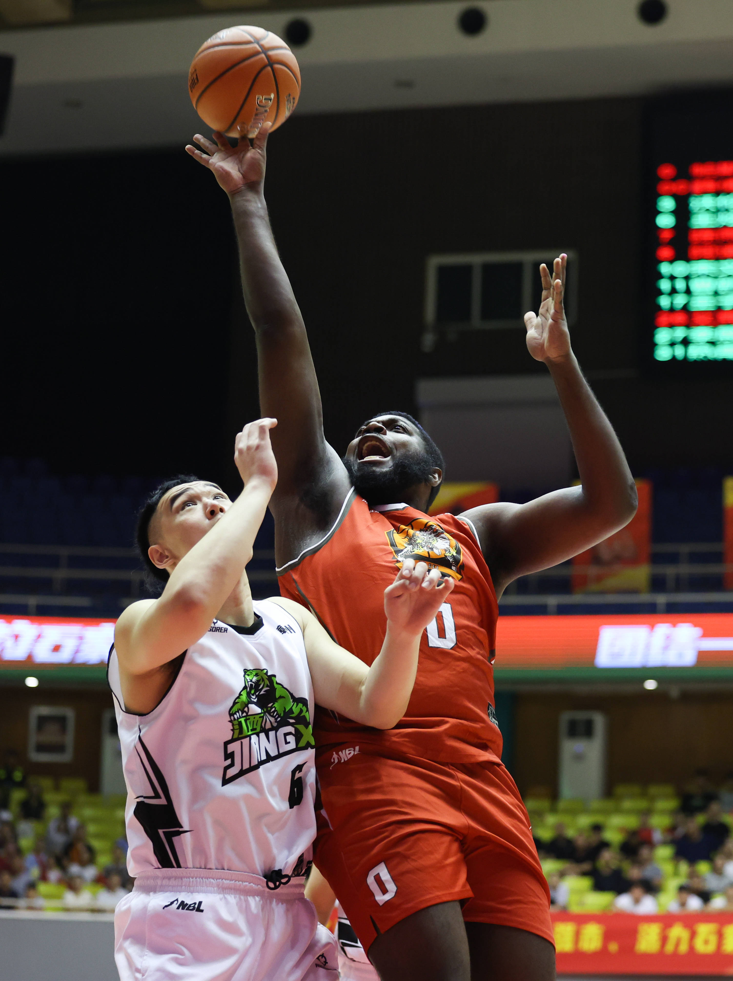 篮球职业联赛近期争奇斗艳.