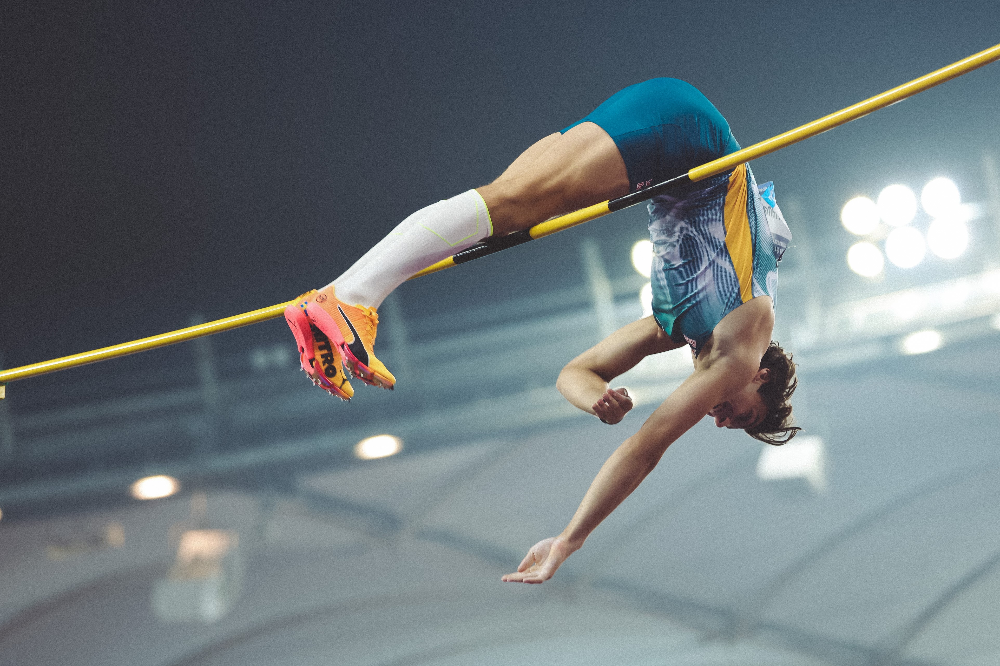 PG电子APP链接-运动员坚持锻炼最终实现突破