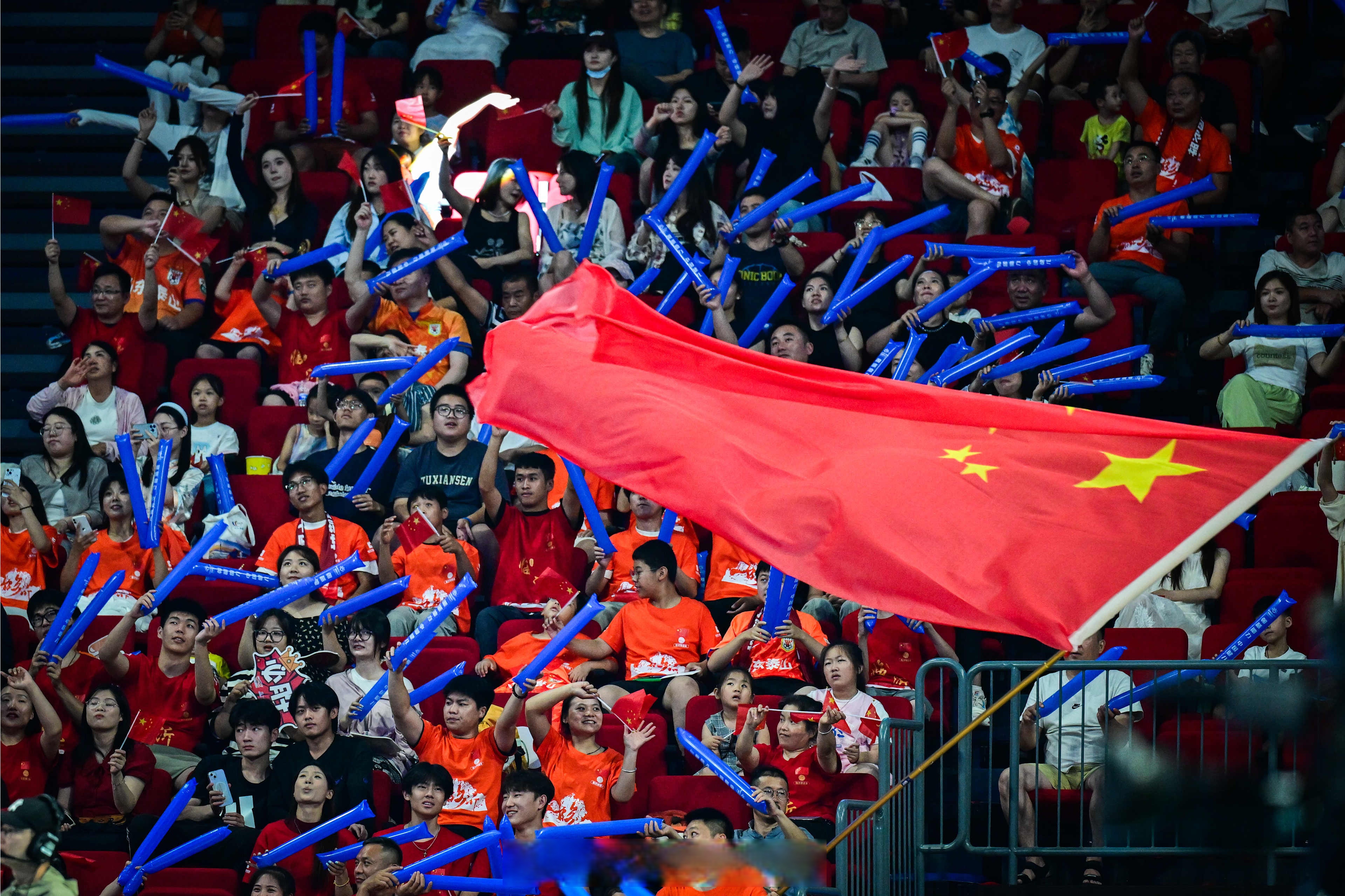 中超联赛球队备战热火朝天! 中超联赛球队备战热火朝天!