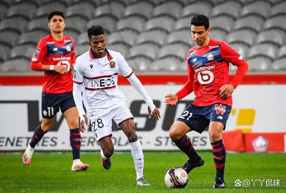 里尔队在法甲比赛中表现强劲，取得胜利