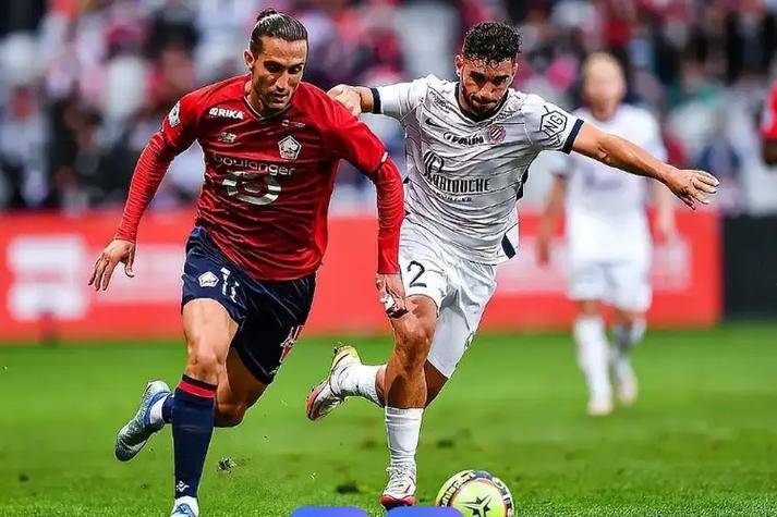 包含亚眠客场不敌，保级形势严峻的词条