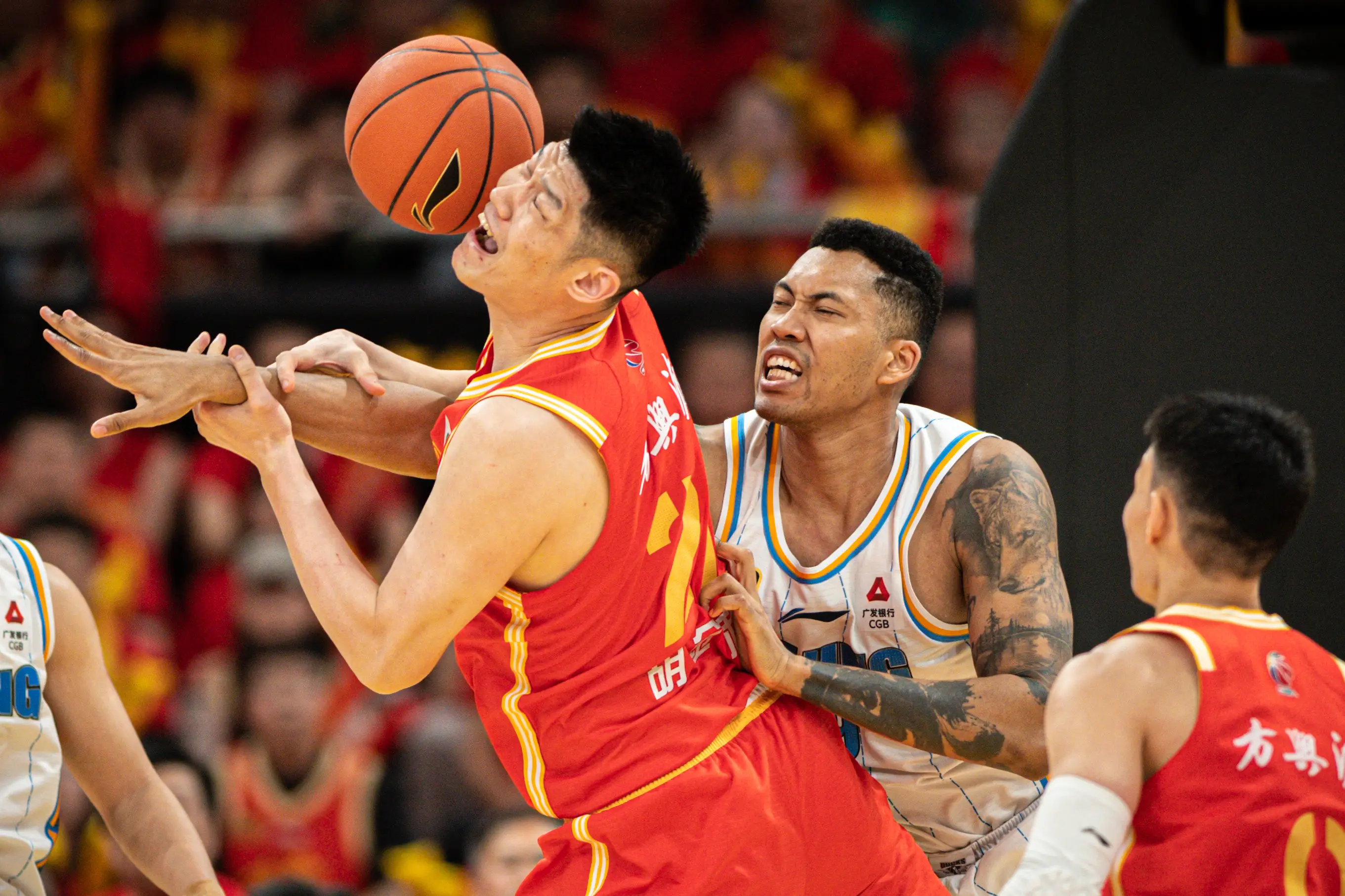 包含球员实力碰撞，比赛风云变幻的词条