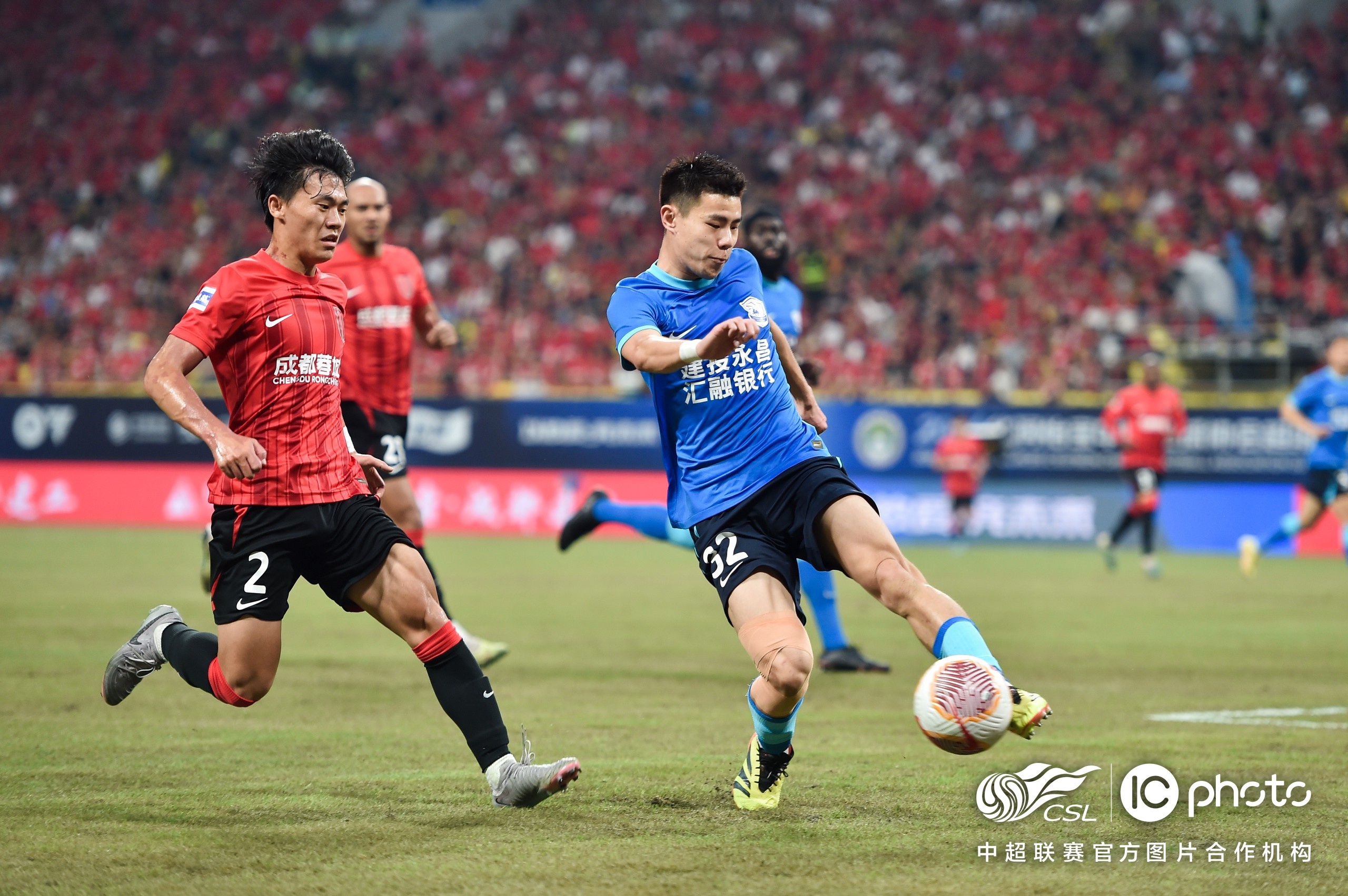 包含激战正酣，亚洲足球豪门决胜时刻的词条