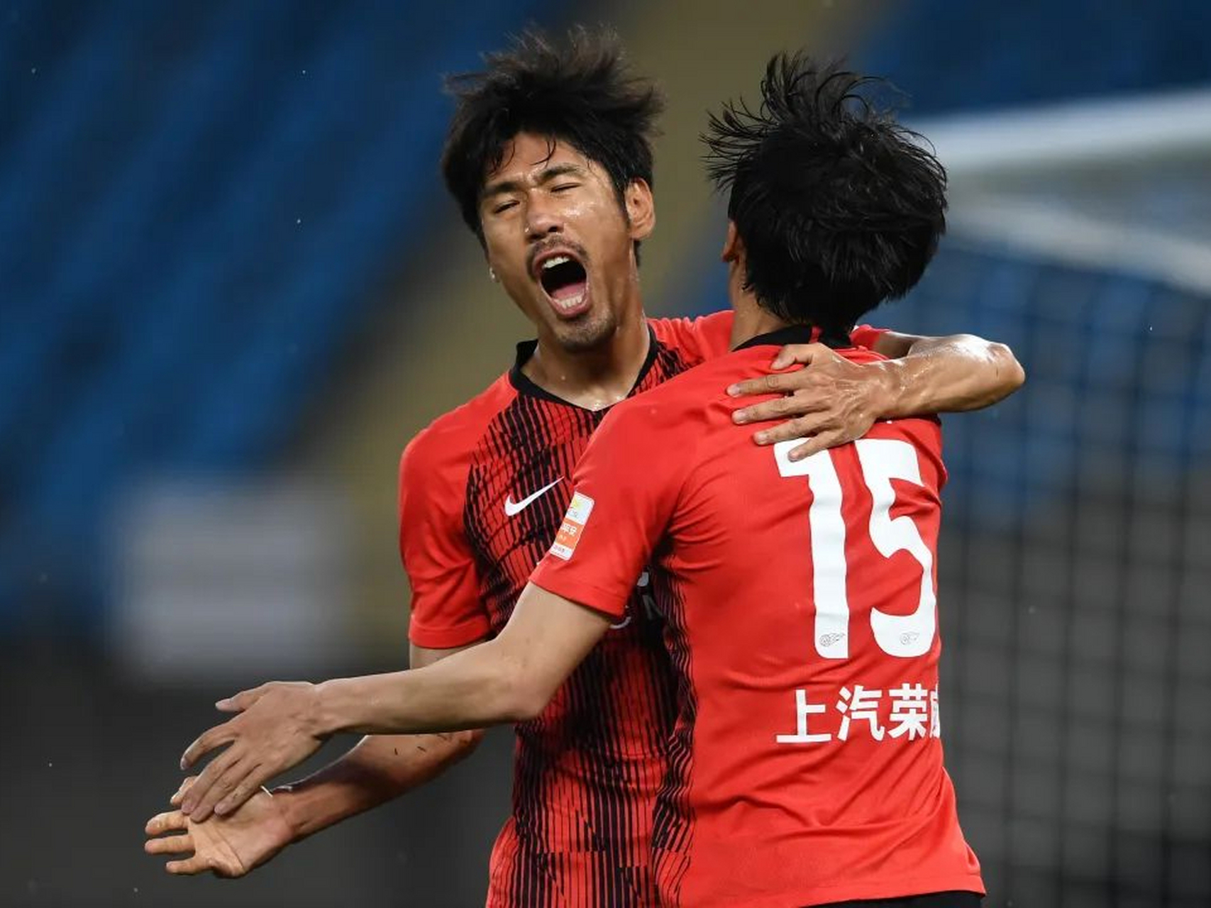 PG Soft Gaming-上港队球员集体训练备战接下一场比赛！