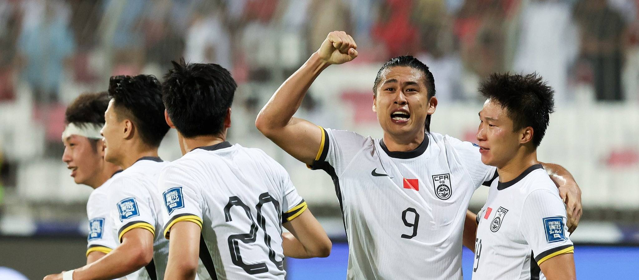 日本队险胜法国队，奥恰洛夫统治全场的简单介绍