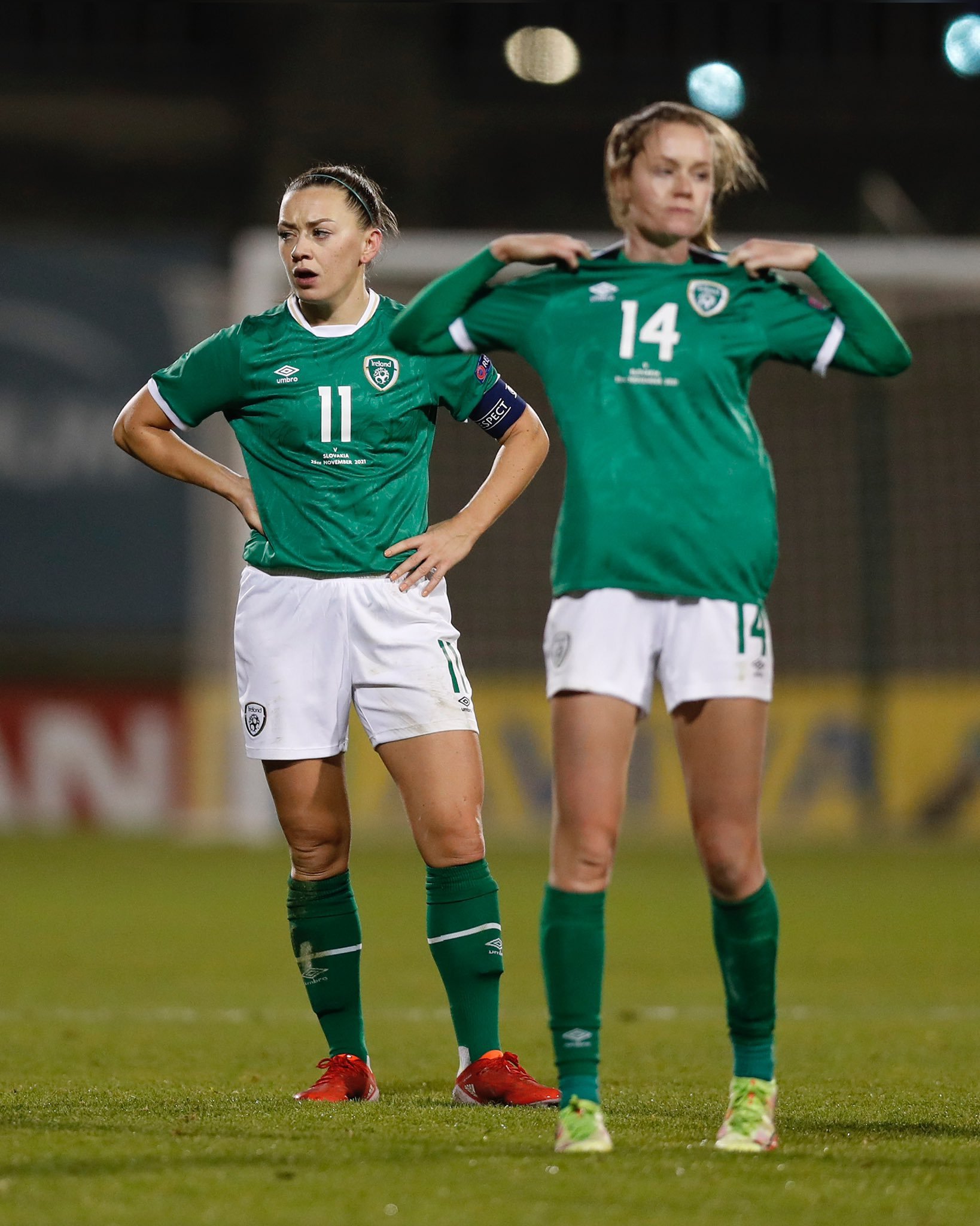 匈牙利女足队员在国际比赛中闪耀全场