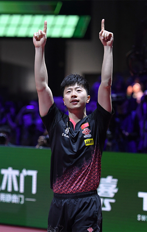 瑞典队横扫英格兰队，马龙刷新纪录的简单介绍