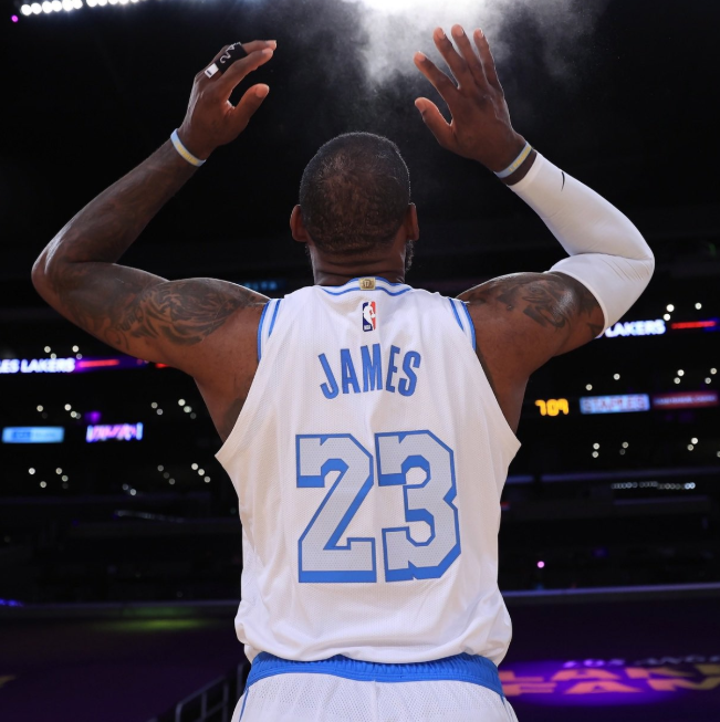 DRX轻取MAD，CoreJJ一己之力扛起全队的简单介绍