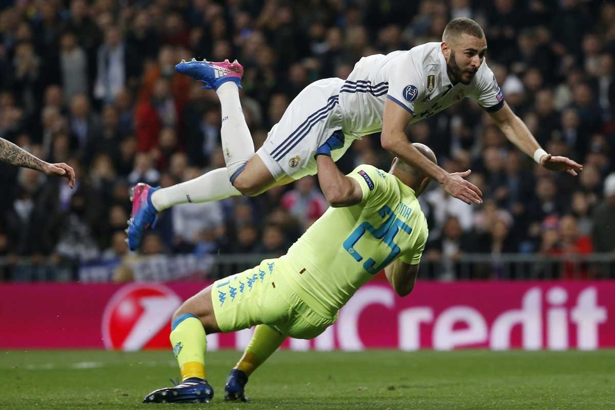 土耳其鏖战那不勒斯，本泽马扛起全队