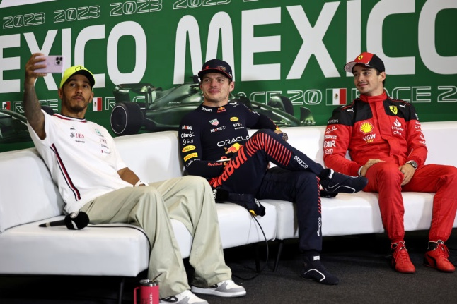 PG电子APP-梅赛德斯轻取阿斯顿马丁，汉密尔顿关键制胜的简单介绍