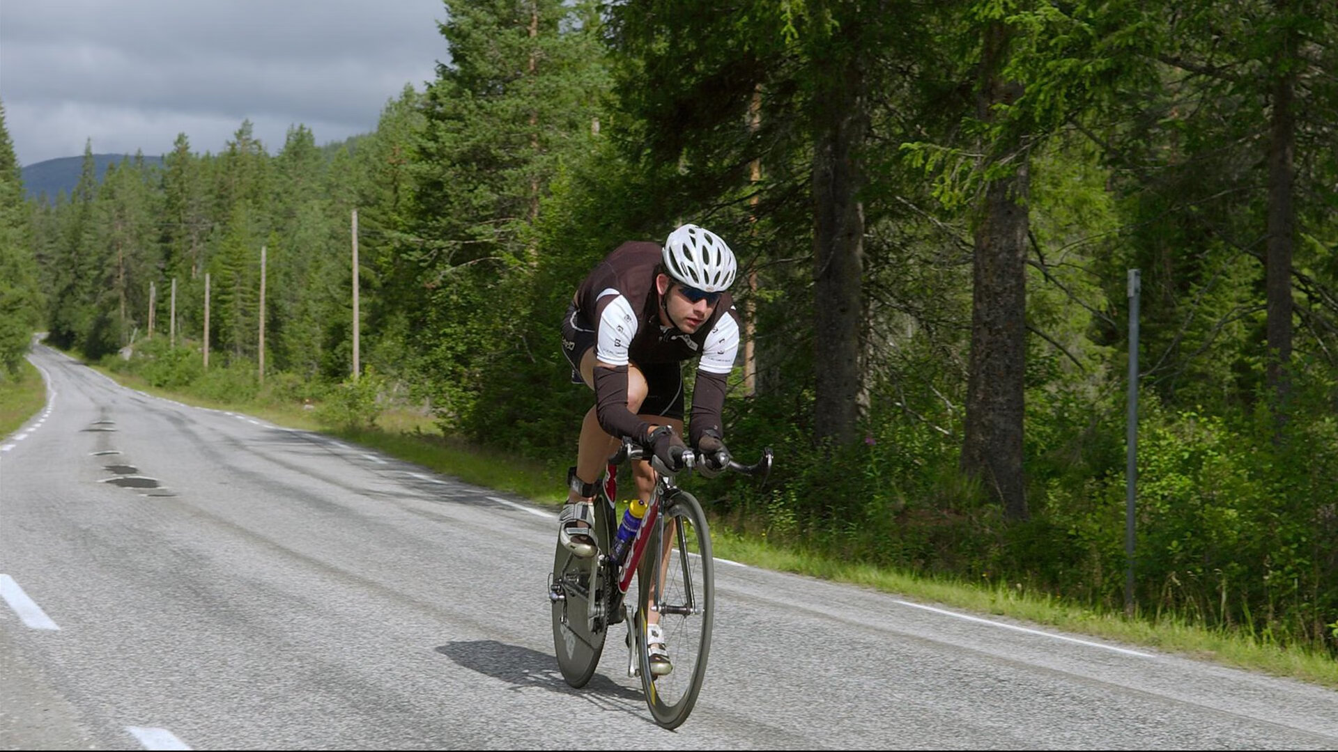 一锤定音！马丁内利关键时刻挺身而出，那不勒斯主场狂胜土耳其劲旅