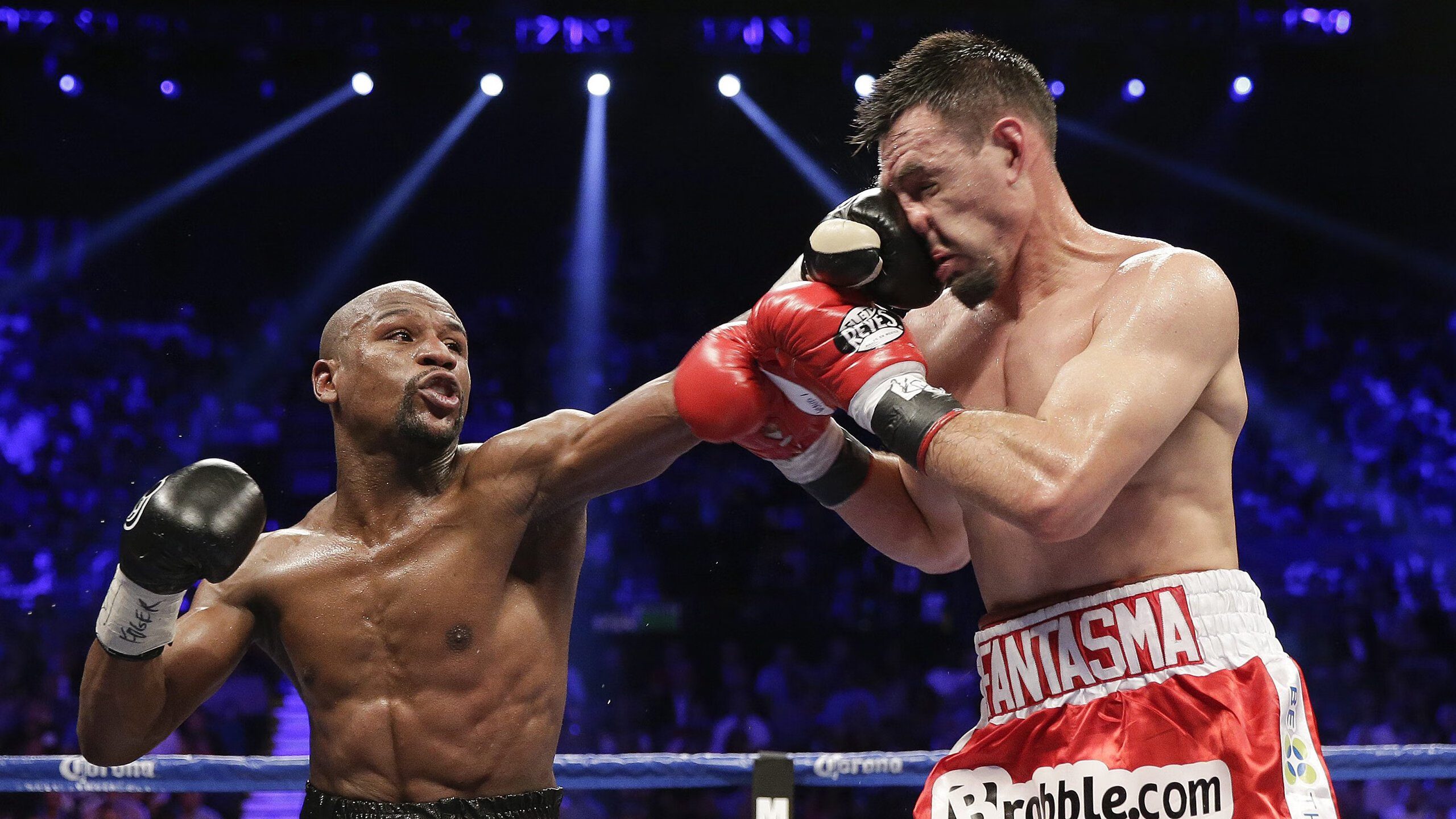 赛道风云，梅赛德斯横扫阿斯顿马丁，佩雷兹带队取胜